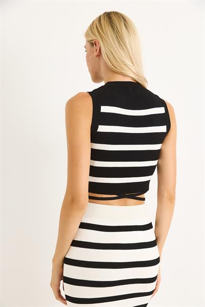 İp Bağlamalı Triko Crop Bluz Siyah