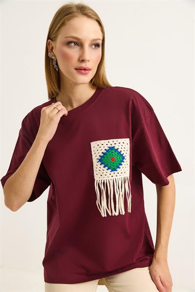 Püsküllü Nakışlı Bisiklet Yaka Basic Tshirt Bordo