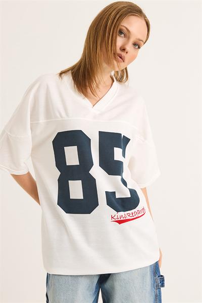 V Yaka Baskı Detaylı Rahat Kalıp Tshirt Beyaz