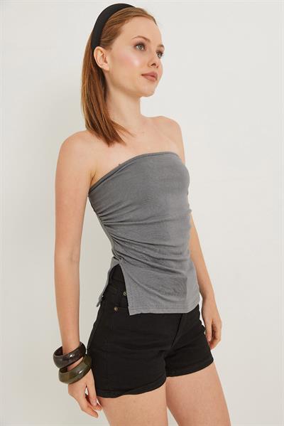 Yanları Büzgülü Yırtmaçlı Esnek Straplez Bluz Gri