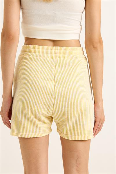 Çizgi Desenli Belden Bağlamalı Kadın Şort Sarı
