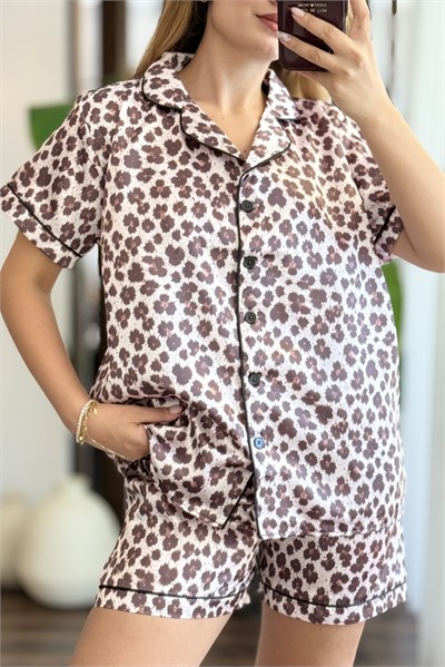 Kadın Düğmeli Kruvaze Yaka Şortlu Kısa Kol Pijama Takımı Leopar