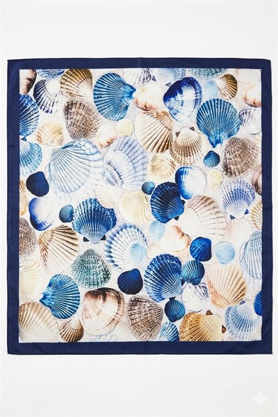 Deniz Kabuğu Figürlü 60X65 Ölçülü Saten Fular Mavi