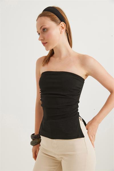 Yanları Büzgülü Yırtmaçlı Esnek Straplez Bluz Siyah