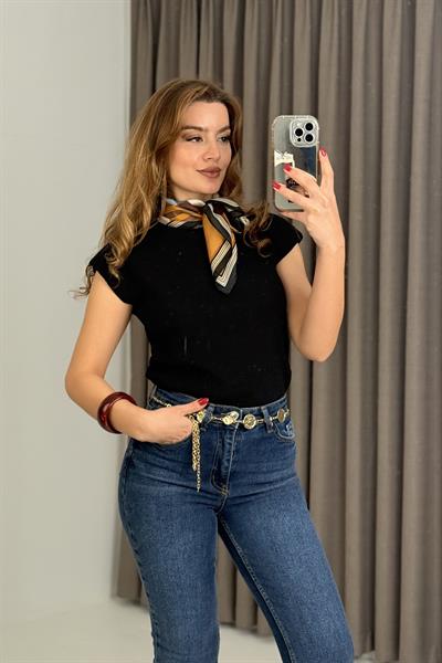 Kadın  Kalın Askılı Yandan Büzgülü  Siyah Bluz