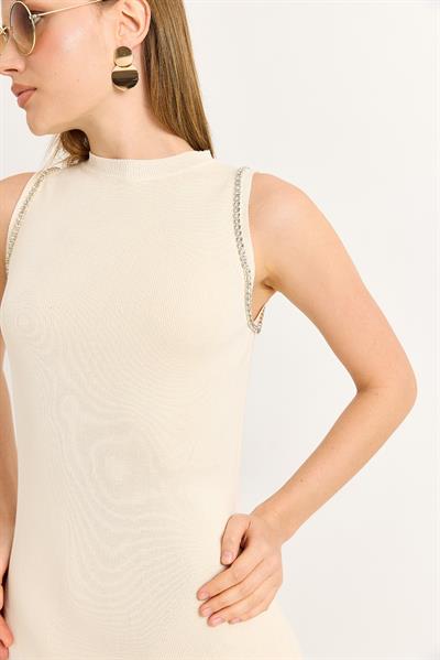Omuzları Taş İşlemeli Krem Elbise