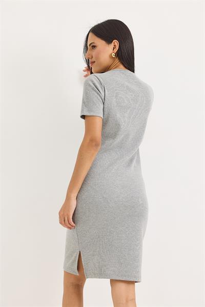 Kısa Kol Bisiklet Yaka Yırtmaç Detaylı Midi Elbise Gri