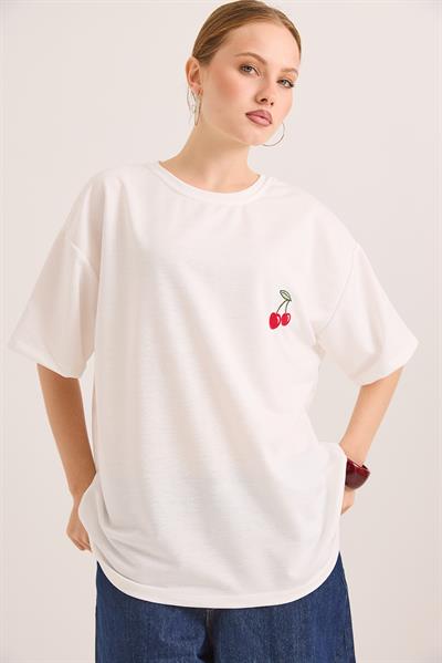 Kiraz Nakışlı Oversize Rahat Kalıp Tshirt Beyaz
