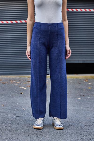 Yüksel Bel Dikiş Detaylı Spor ve Şık Likralı Örme Pantalon Lacivert