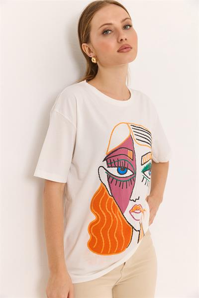 Makyajli Kadın Baskılı Yumuşak Dokulu Tshirt Beyaz