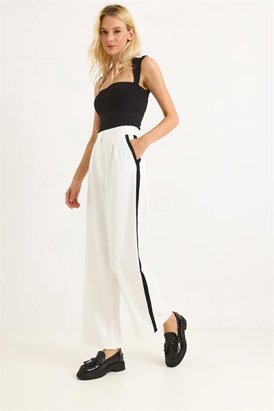 Yanları Şeritlik Bol Paça Kadın Pantolon Beyaz