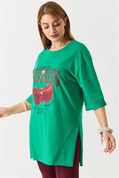 Kadın Kiraz Baskılı Yanları Yırtmaçlı Bisiklet Yaka Tshirt  Yeşil