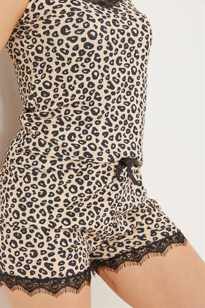 Dantel Detaylı Şortlu Pijama Takımı Leopar
