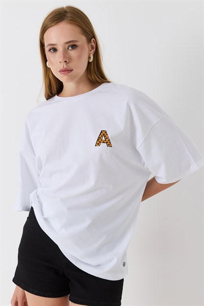 Kadın Bisiklet Yaka Leopar Baskılı Tshirt Beyaz