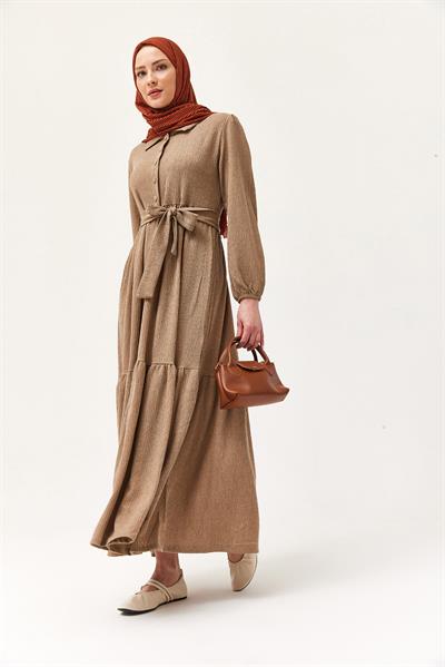 Yarım Düğmeli Beli Kuşaklı Elbise Vizon