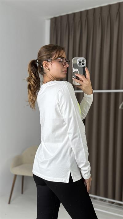 Kadın Beyaz Yazı Baskılı Uzun Kollu Tshirt
