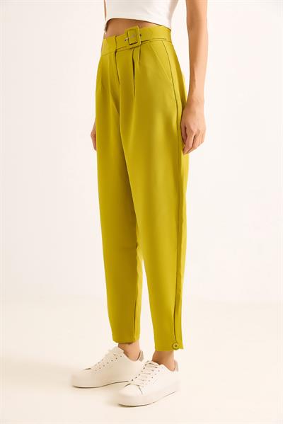 Yüksel Bel Kemerli  Kumaş Pantolon Yeşil1