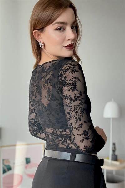 Kadın Transparan Bisiklet Yaka Güpürlü Uzun Kollu Bluz