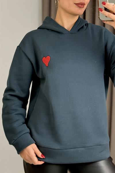 Üç İplik İndigo Kalp Nakışlı Şardonlu Kangru Cepli Kapişonlu Sweat
