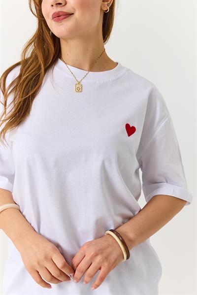 Kadın Kalp Nakışlı Bisiklet Yaka Tshirt Beyaz