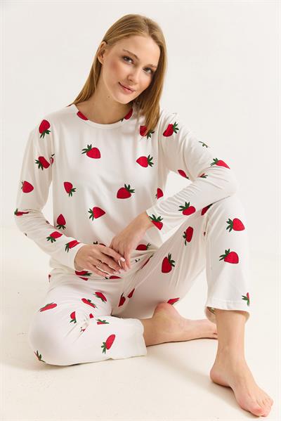 Kadın Çilek Baskılı Pamuklu Beyaz Pijama Takımı Pamuklu