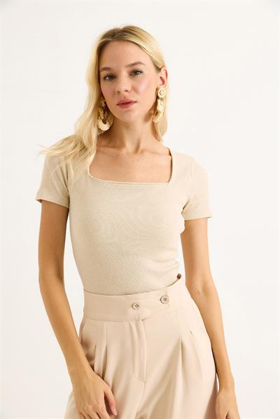 Fitilli Kare Yaka Kısa Kollu BeJ Bluz