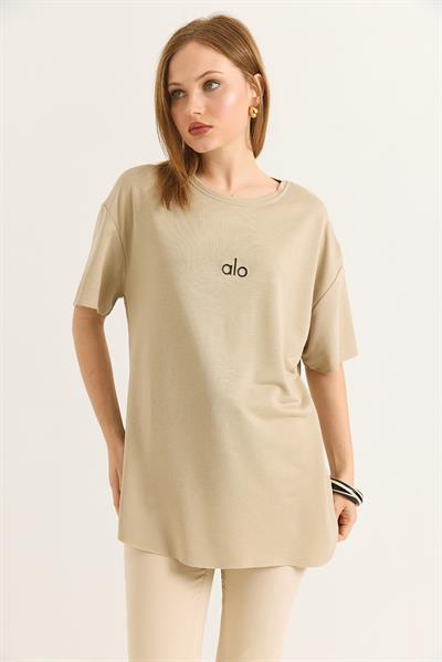 Eteği Oval Kesim Bisiklet Yaka Tshirt  Bej
