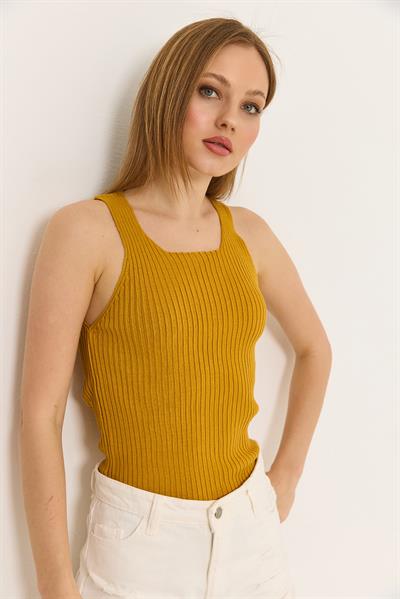Kare Yaka Kalın Askılı Triko Atlet Bluz Hardal