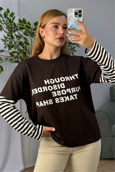 Kadın Yazı Baskılı Kolları Çizgili Bisiklet Yaka Tshirt Kahverengi