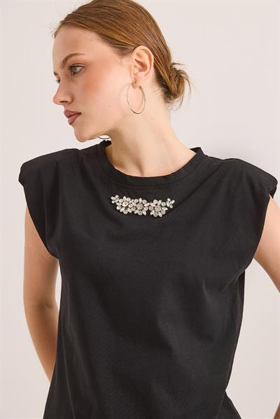 Omuz Vatkalı Şık Aksesuar Detaylı Pamuk Örme Tshirt Siyah