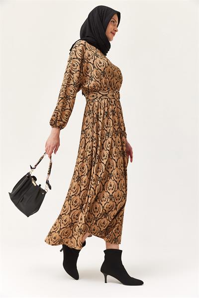 Desenli Bel ve Bilek Lastikli Elbise Vizon