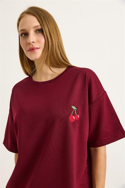 Kiraz Nakışlı Oversize Rahat Kalıp Tshirt Bordo