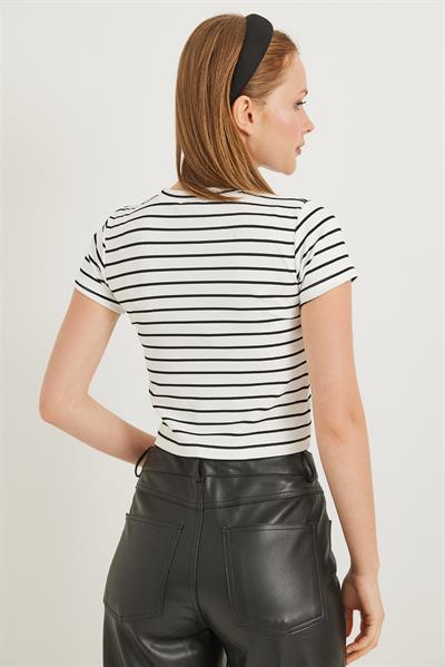 Bisiklet Yaka Kısa Kollu Çizgili Esnek Crop Bluz Beyaz