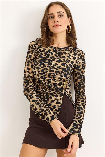 Yanları Tokalı ve Yırtmaçlı Uzun Kollu Bluz Leopar