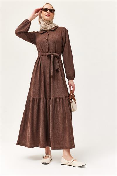 Yarım Düğmeli Beli Kuşaklı Elbise Kahverengi