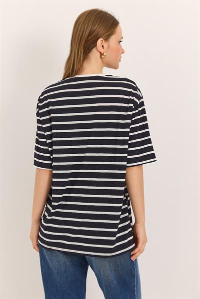 Kalp Nakışlı Yumuşak Dokulu Rahat Kalıp Örme Viskon Tshirt Lacivert