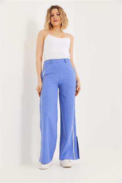 Paça Yırtmaç Detaylı Şeritli Pantolon  Mavi