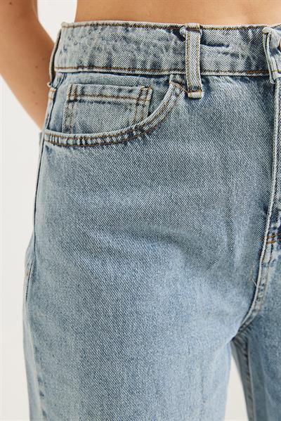 Bol Paça Rahat Kesim Kadın Jean Mavi