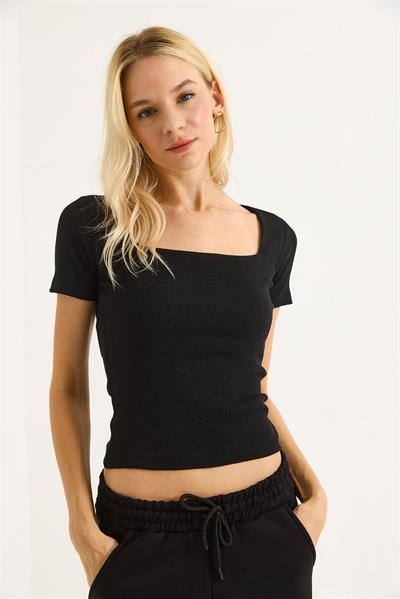 Fitilli Kare Yaka Kısa Kollu Siyah Bluz