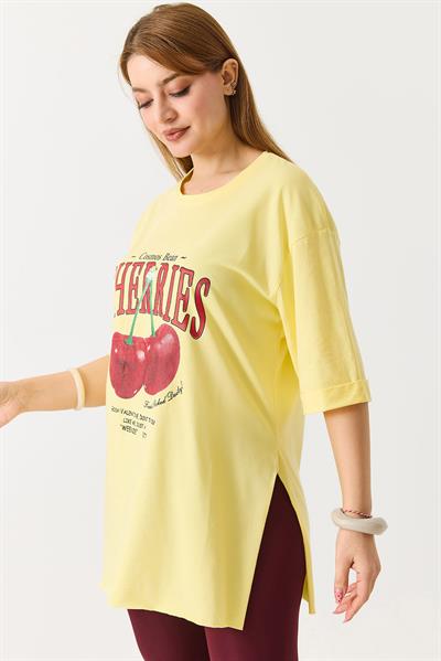 Kadın Kiraz Baskılı Yanları Yırtmaçlı Bisiklet Yaka Tshirt  Sarı