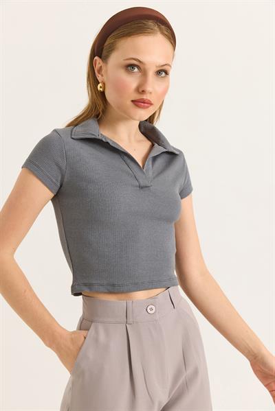 Polo Yaka Basıc Kısa Kollu Örme Kaşkorse Crop Bluz Füme
