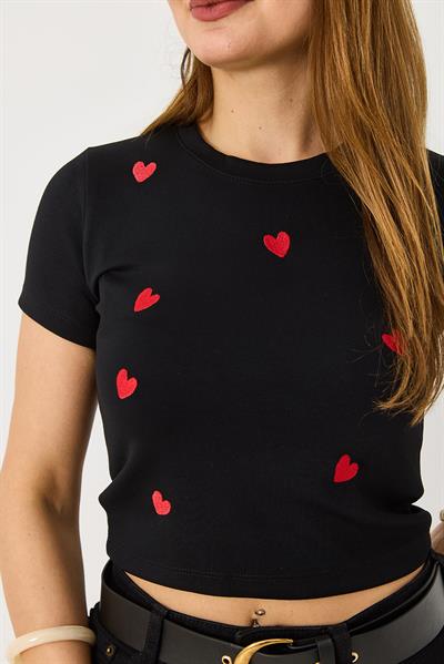 Kadın Kısa Kollu Kırmızı Kalp Baskılı Siyah
