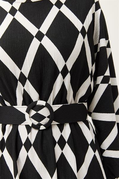 Desenli Yarasa Kol Kemerli Elbise Siyah