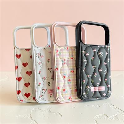 İphone 17 Pro Uyumlu Çiçek Desenli Kabartmalı Kılıf Lila