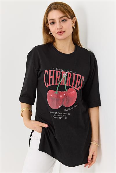 Kadın Kiraz Baskılı Yanları Yırtmaçlı Bisiklet Yaka Tshirt  Siyah