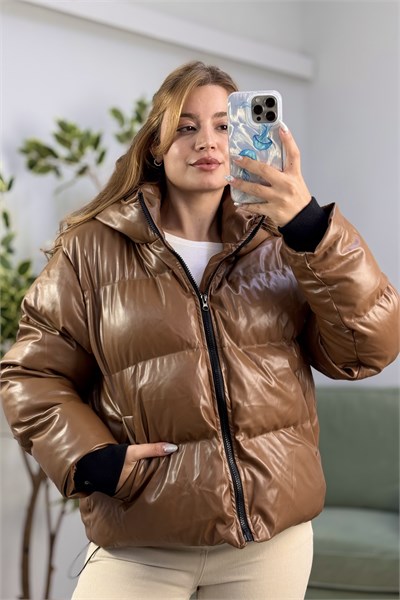 Kadın Bilekleri Kaşkorse Model Deri Kapişonlu  Şişme Mont 