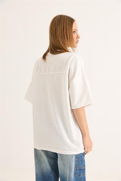 V Yaka Baskı Detaylı Rahat Kalıp Tshirt Beyaz