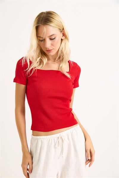 Fitilli Kare Yaka Kısa Kollu Kırmızı Bluz