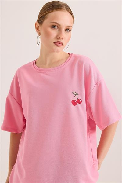 Kiraz Nakışlı Oversize Rahat Kalıp Tshirt Pembe