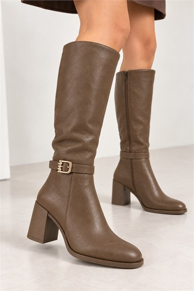 Kadın Kemerli Tokalı Topuklu Deri Çizme Vizon
